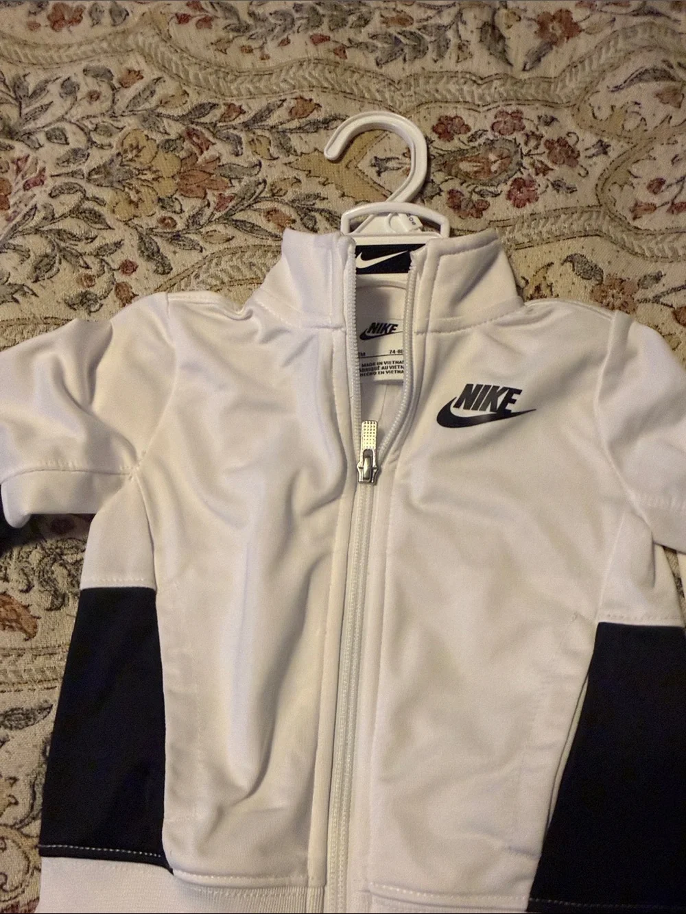 Nike White and Black Youth Zip-Up Tracksuit Set - Picture 2 of 4